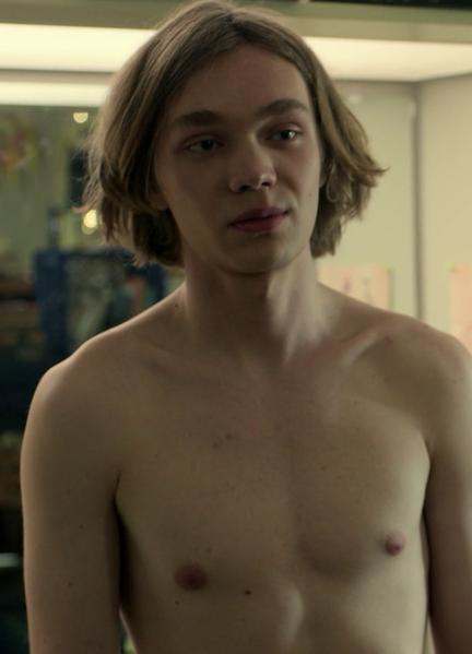 Charlie Plummer Hot Scenes 54066