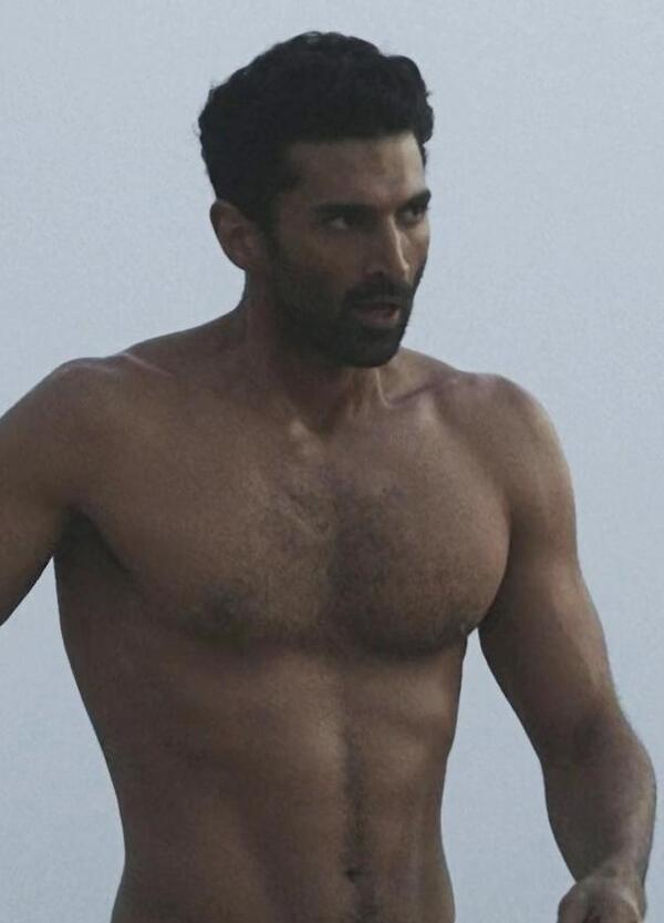 Aditya Roy Kapoor Sexy Photos 65433