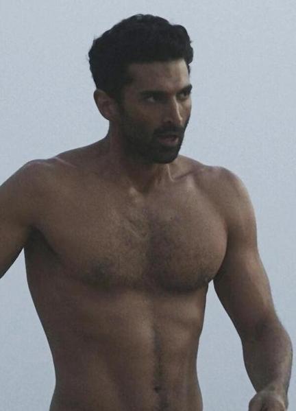 Aditya Roy Kapoor Sexy Photos 65433