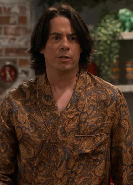 Sexy Jerry Trainor 61136