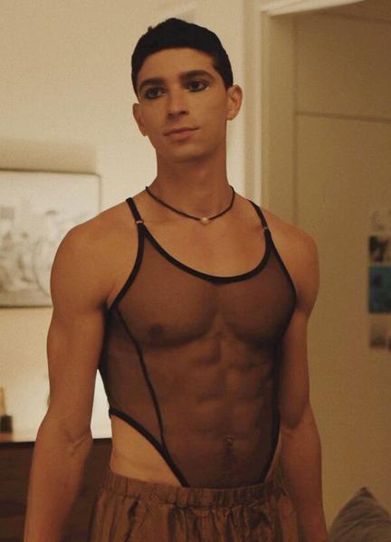 Isaac Powell Nude 65976