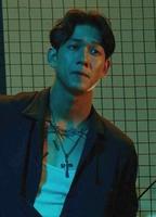 Song Luân Shirtless 65199