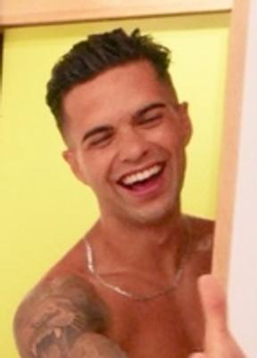 Cris Medina Reality Star Butt Shirtless 67306