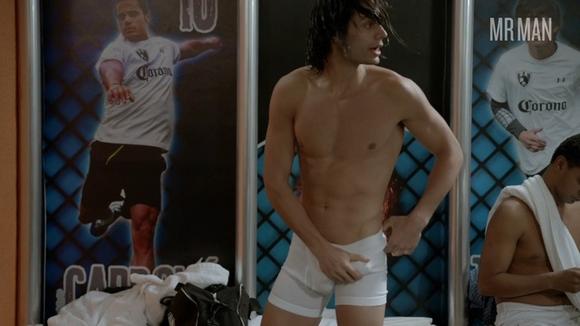 TV Guys: Club de Cuervos, The Complete Series Luis Gerardo Méndez Alosian Vivancos Joaquín Ferreira 2171