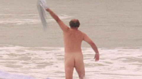Nudes of Nathaniel Messinger from City of Angels. Butt, balding, beach. 117762