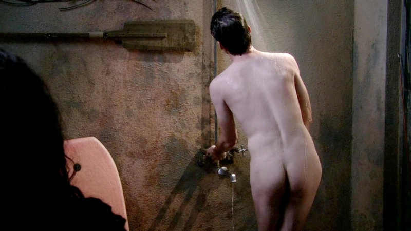 Justin Kirk Naked as Andy Botwin. Butt, shirtless, showers. 161121