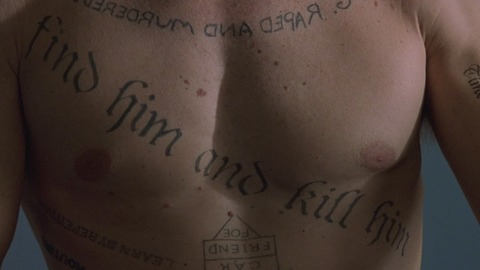 Guy Pearce in Memento (2000) Sexy Shirtless 31595