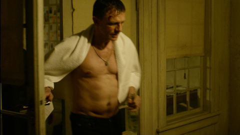 Daniel Craig in The Girl with the Dragon Tattoo (2011) Shirtless Shirtless 325
