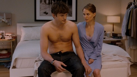 Ashton Kutcher in No Strings Attached (2011) Shirtless 4565
