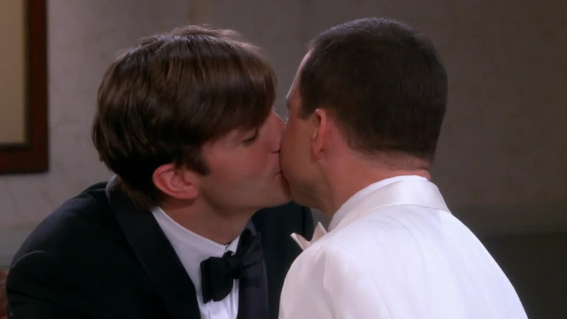Hottest Ashton Kutcher Scene in Two and a Half Men. Gay, Sexy. 29624