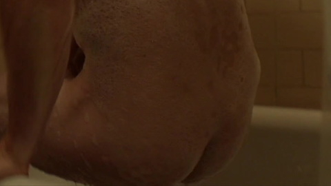Jeremy Allen White Naked as Lip Gallagher. Butt, Shirtless, bubbles, getting up. 118437