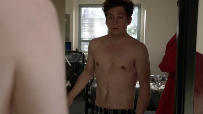 Hottest Jeremy Allen White Scene in Shameless. Sexy, Shirtless, Underwear. 32552
