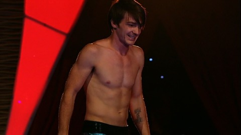 Sexiest Drake Bell Scene in Splash. Shirtless. 4981