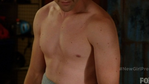 Max Greenfield in New Girl (2011-2018) Shirtless Sexy 8689