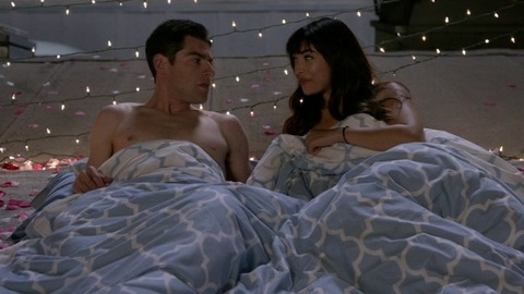 Max Greenfield in New Girl (2011-2018) Shirtless 66353