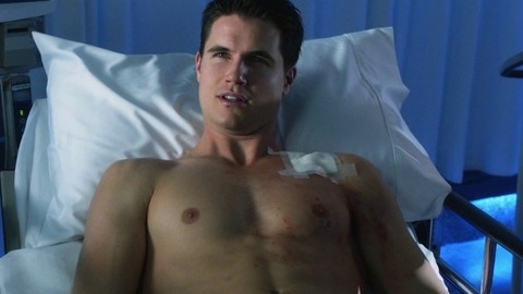 Robbie Amell in The Tomorrow People (2013-2014) Shirtless 13387