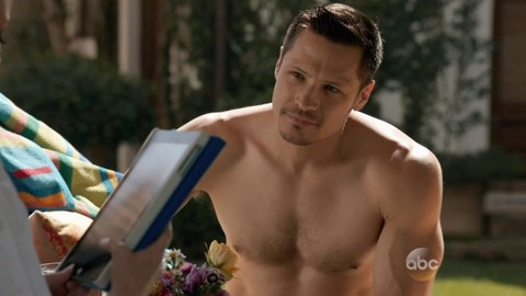 Nick Wechsler in Revenge (2011-2015) Sexy Shirtless 35255