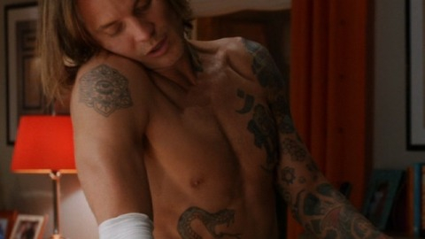 Timothy Olyphant in The Mindy Project (2012-2017) Shirtless 11190
