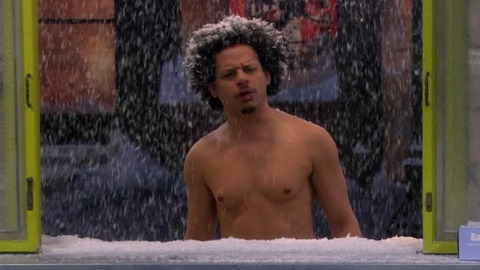 Eric André in 2 Broke Girls (2011-2017) Sexy Shirtless Straight 13247
