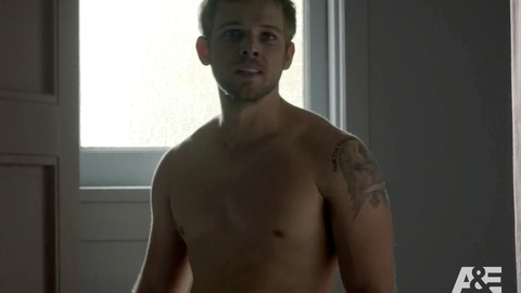 Max Thieriot in Bates Motel (2013-2017) Shirtless 16394