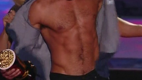 Zac Efron in 2014 MTV Movie Awards (2014) Sexy Shirtless 17082
