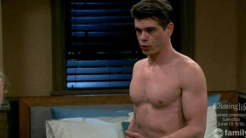 Melissa & Joey's Sexiest Scenes with Matthew Lawrence. Shirtless. 18966