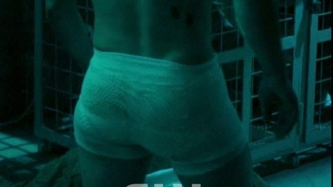 Bob Morley in The 100 (2014-2020) Shirtless Underwear 31280