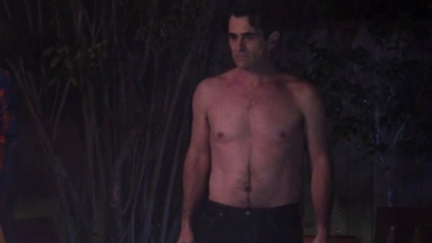 Ty Burrell in Modern Family (2009-2020) Shirtless 49685