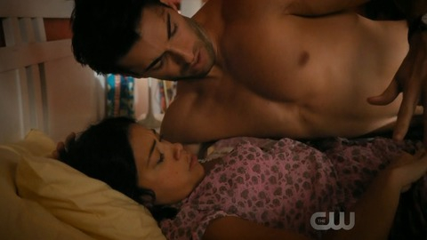 Sexiest Scenes of Rafael Solano from Jane the Virgin. Sexy, Shirtless, Straight. 79919
