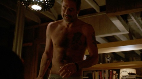 Jeffrey Dean Morgan in Extant (2014-2015) Shirtless Underwear 40259