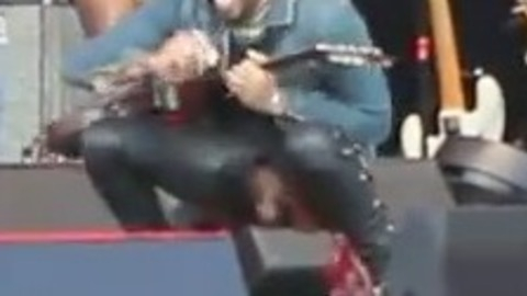Lenny Kravitz in American Woman (Live at Gröna Lund, Stockholm) (2015) Penis Sexy 40578