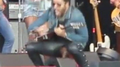 Lenny Kravitz in American Woman (Live at Gröna Lund, Stockholm) (2015) Penis Sexy 40583