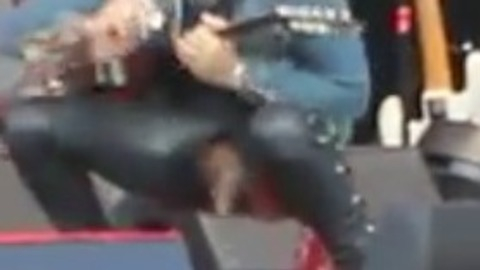 Lenny Kravitz in American Woman (Live at Gröna Lund, Stockholm) (2015) Penis Sexy 40582
