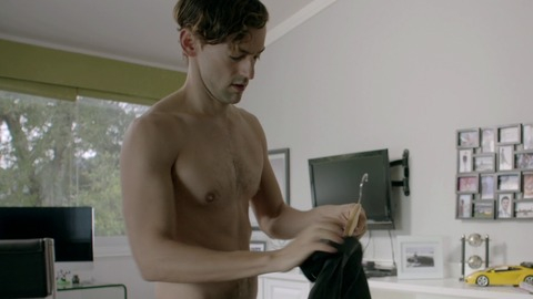 Sexiest Luis Gerardo Méndez Scene in Club de Cuervos. Shirtless. 41437