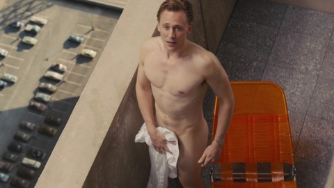 Tom Hiddleston in High-Rise (2015) Sexy Shirtless 56875