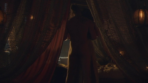 Nudes of Uhtred of Bebbanburg from The Last Kingdom. Butt, Shirtless, bedroom, candles. 129990