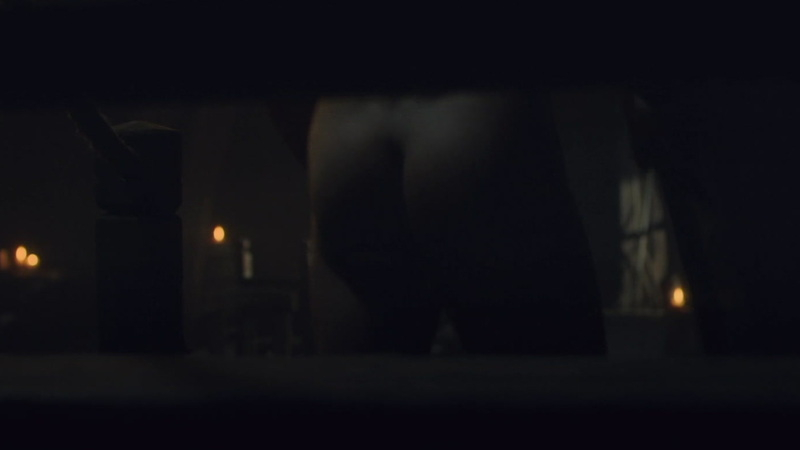 Alexander Dreymon Naked as Uhtred of Bebbanburg. Butt, Shirtless, dimly lit, stairs. 129987