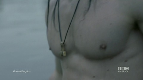 Alexander Dreymon in The Last Kingdom (2015-2022) Sexy Shirtless Close Up Middle Ages 44003