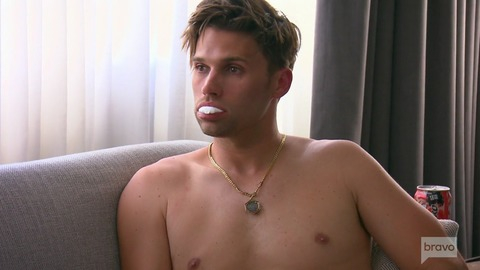 Sexiest Tom Schwartz Scene in Vanderpump Rules. Shirtless. 67099