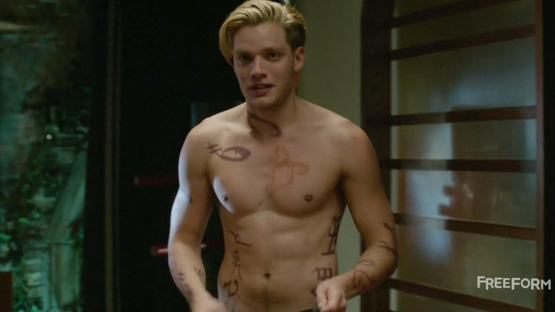 Sexiest Scenes of Jace Wayland from Shadowhunters. Sexy, Shirtless. 48725