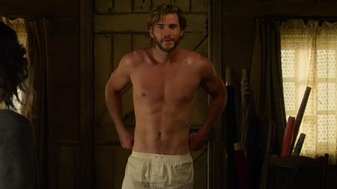 Liam Hemsworth in The Dressmaker (2015) Shirtless Underwear 60385
