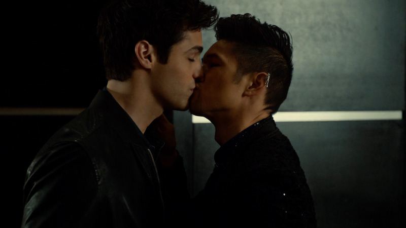 Sexiest Scenes of Alexander "Alec" Lightwood from Shadowhunters. Gay. 71129