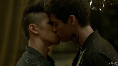 Matthew Daddario in Shadowhunters (2016-2019) Gay Sexy 65918