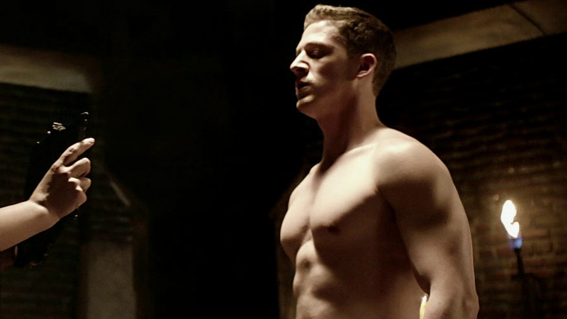 Sexiest Zach Appelman Scene in Sleepy Hollow. Shirtless. 50899