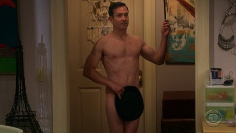 Thomas Lennon in The Odd Couple (2015-2016) Sexy Shirtless 53261