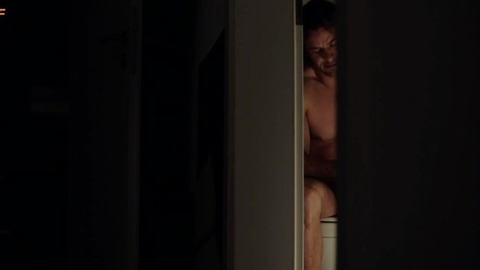 Hottest Stephan Luca Scene in Neues aus dem Reihenhaus. Sexy, Shirtless. 55424