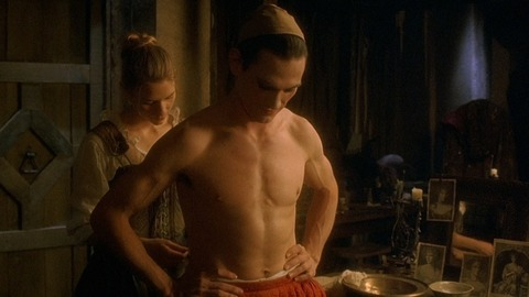 Billy Crudup in Stage Beauty (2004) Shirtless 57217