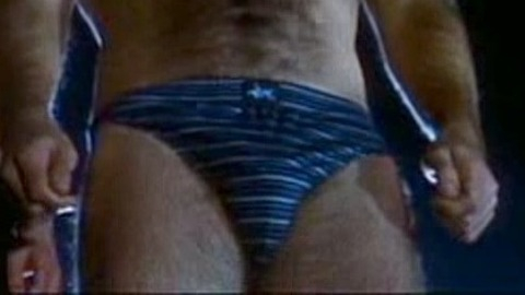 Aleksandar Jovanovic in Honolulu (2001) Bathing Suit Bulge Shirtless 57254