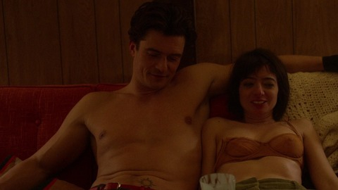 Orlando Bloom in Easy (2016-2019) Shirtless Couch Muscles 59703