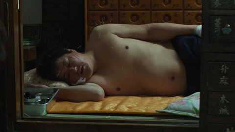 Kwak Do-won in The Wailing (2016) Shirtless 60053